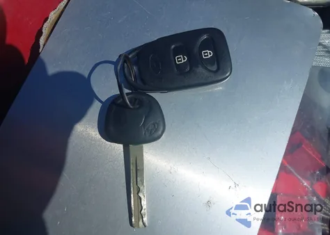 2013 Hyundai Accent Gls z USA, uszkodzony, nr VIN KMHCT4AE0DU541971